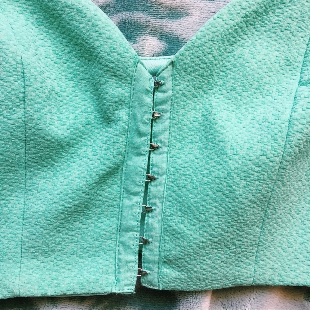 🐳 Tobi sea foam green crop top tank. No tags anymore - Picture 2 of 4